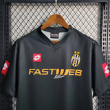 2001/02 Juventus away