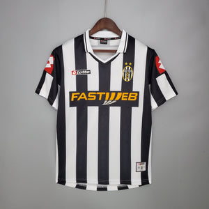 2001/02 Juventus Home kit