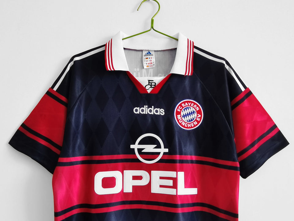 1997/99 Bayern Munich kit