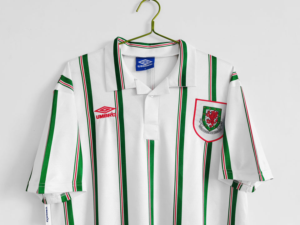 1993 1995 Wales away kit
