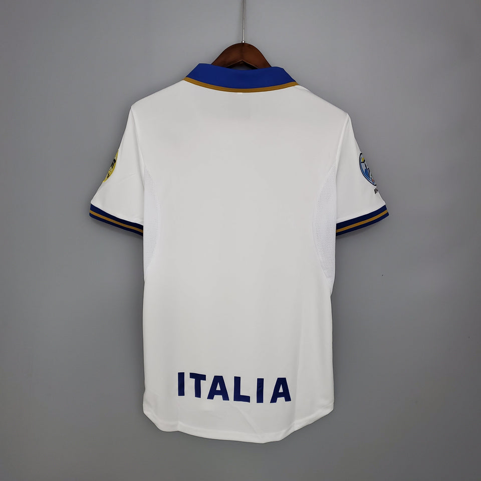 1996 Italy away kit
