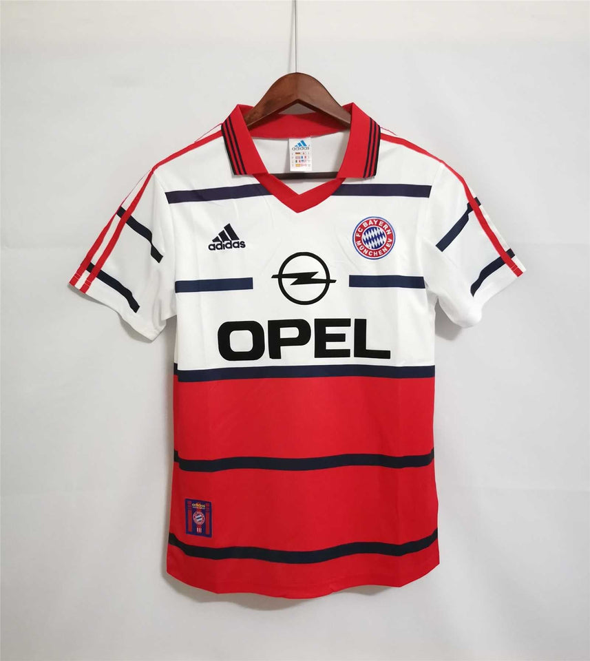 1998-01 Bayern Munich away kit