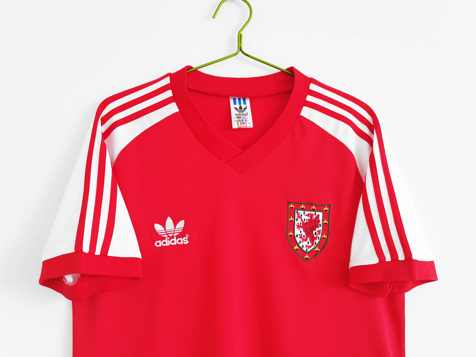 1982 Wales Home kit