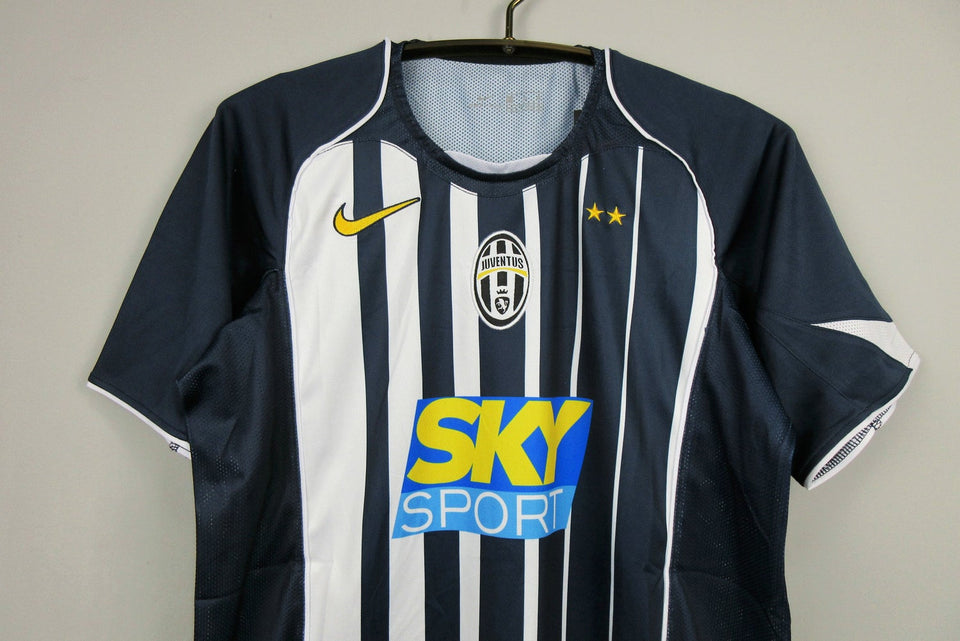 2004/05 Juventus 3rd kit